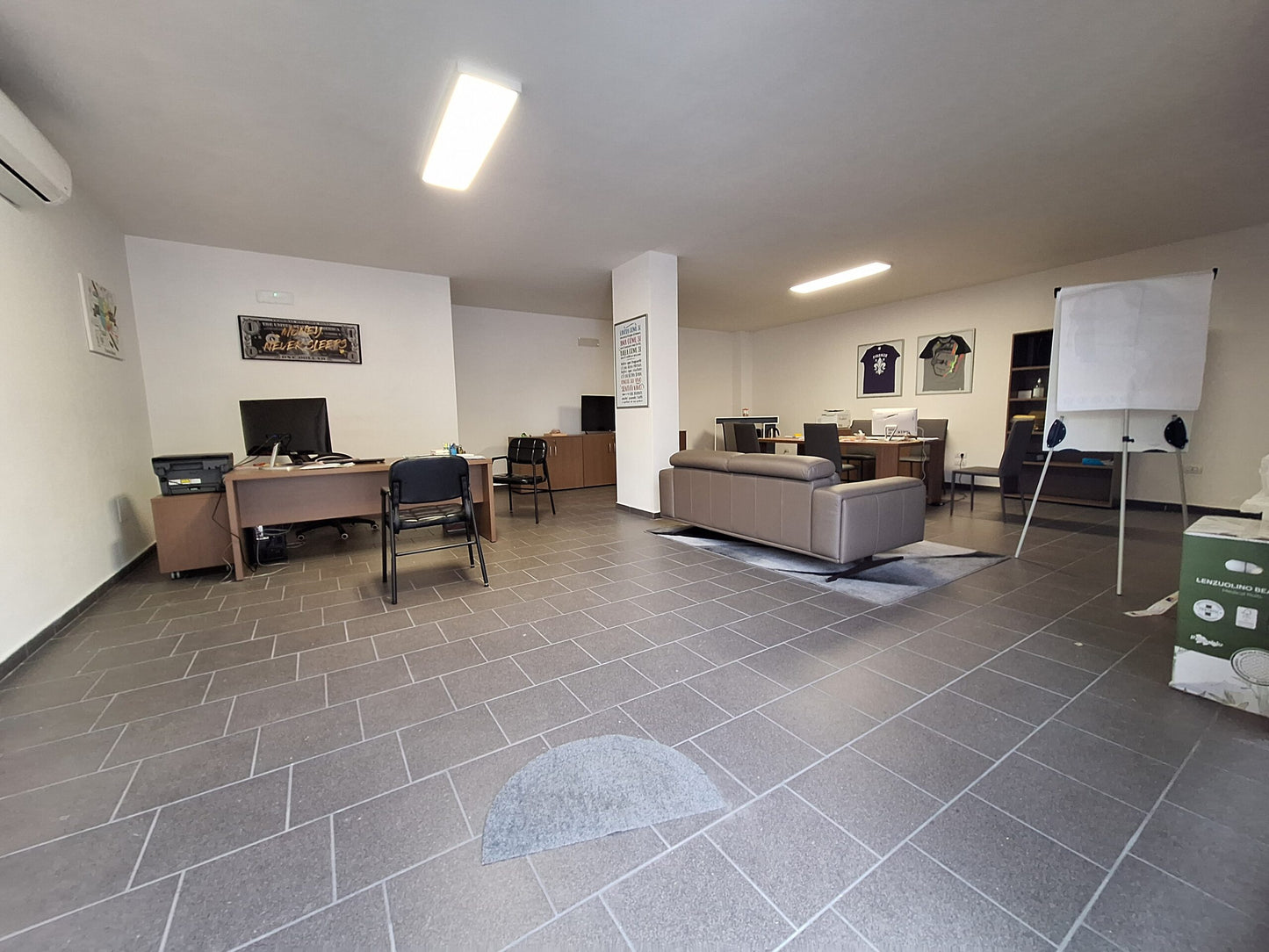Locale commerciale in vendita ad Angri