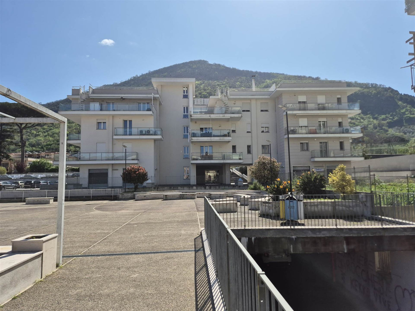 Locale Commerciale Prestigioso in Vendita nel Cuore di Roccapiemonte