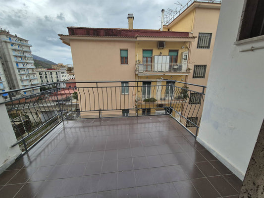 Appartamento 4 vani con terrazzo, tripla esposizione e box – Via Astuti, Nocera Inferiore