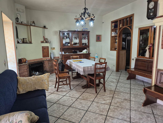 Abitazione Semi Indipendente con Terrazzo e Box – Trivio di Castel San Giorgio