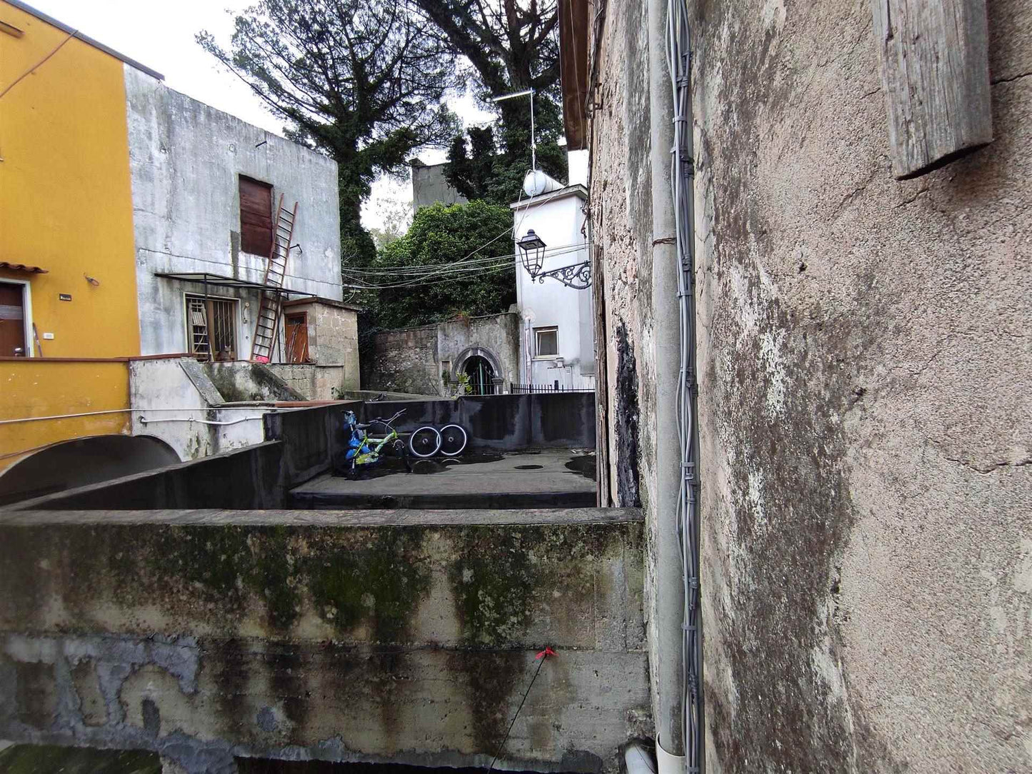 Soluzione semi indipendente su 3 livelli con terrazzi – Via D’Amato, Castel San Giorgio