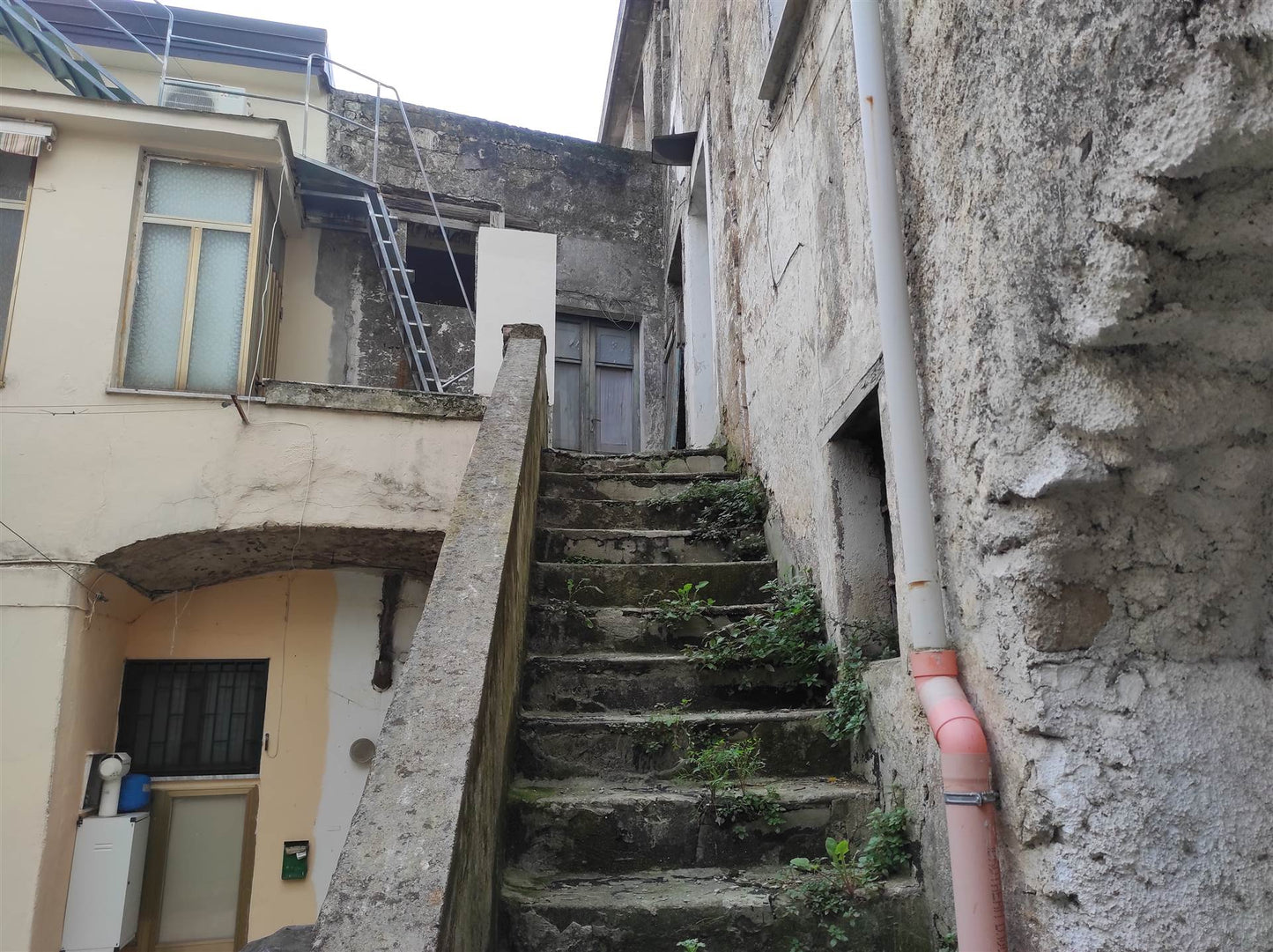 Soluzione semi indipendente su 3 livelli con terrazzi – Via D’Amato, Castel San Giorgio