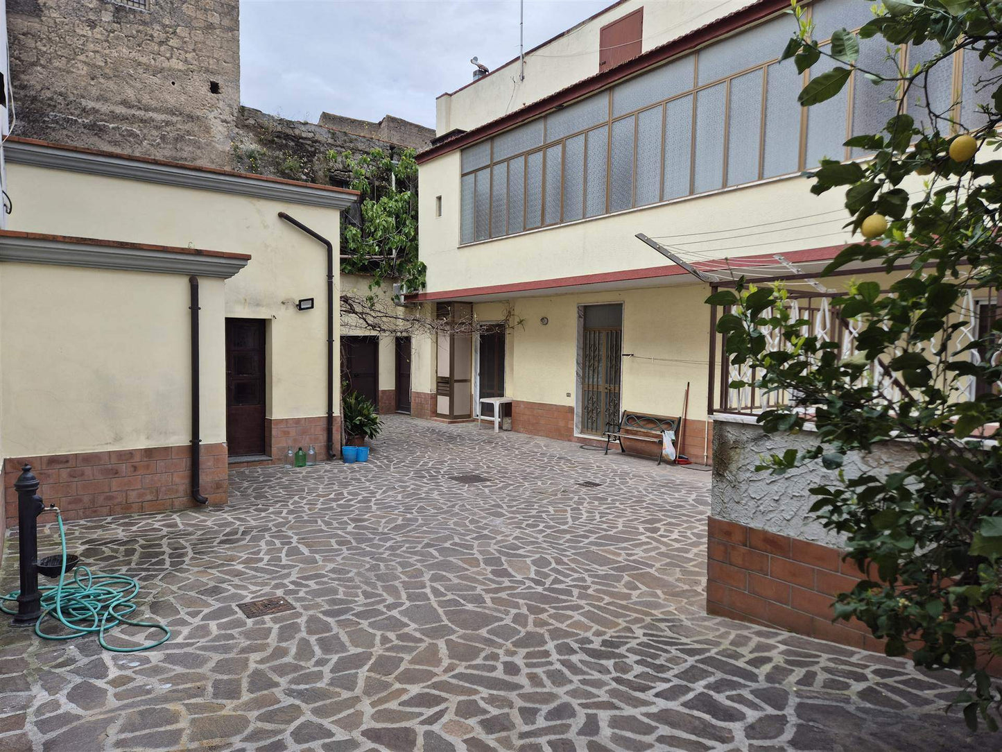 Soluzione Semi Indipendente con Spazi Esterni Privati – Centro di Roccapiemonte