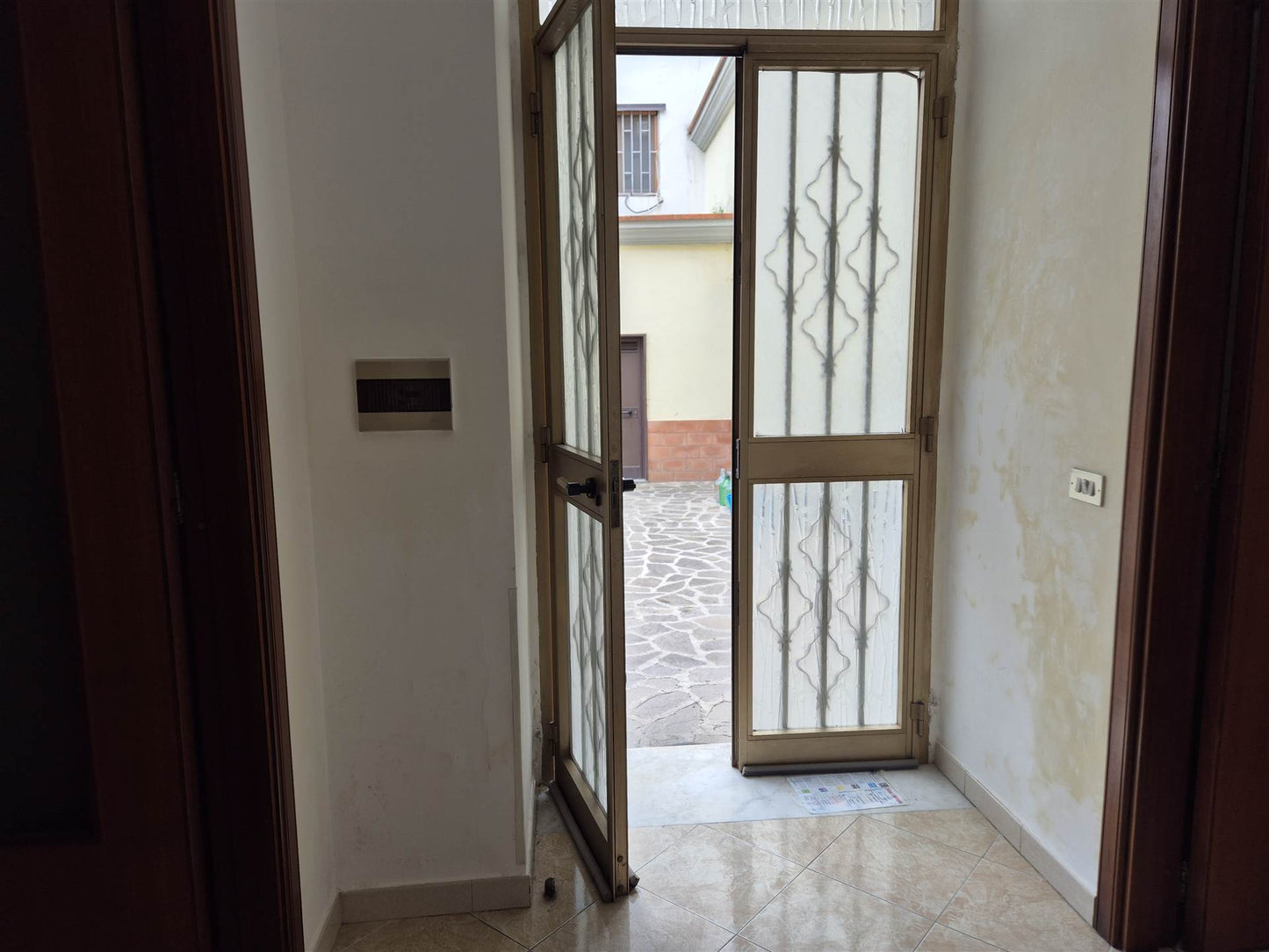 Soluzione Semi Indipendente con Spazi Esterni Privati – Centro di Roccapiemonte