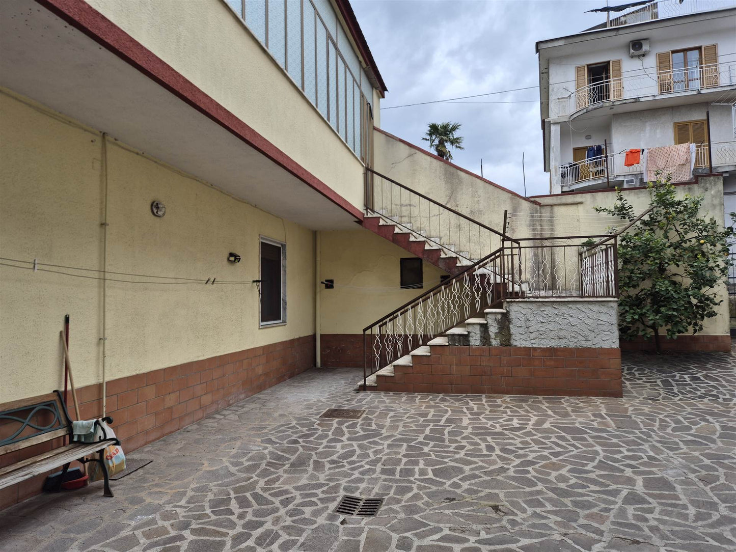 Soluzione Semi Indipendente con Spazi Esterni Privati – Centro di Roccapiemonte