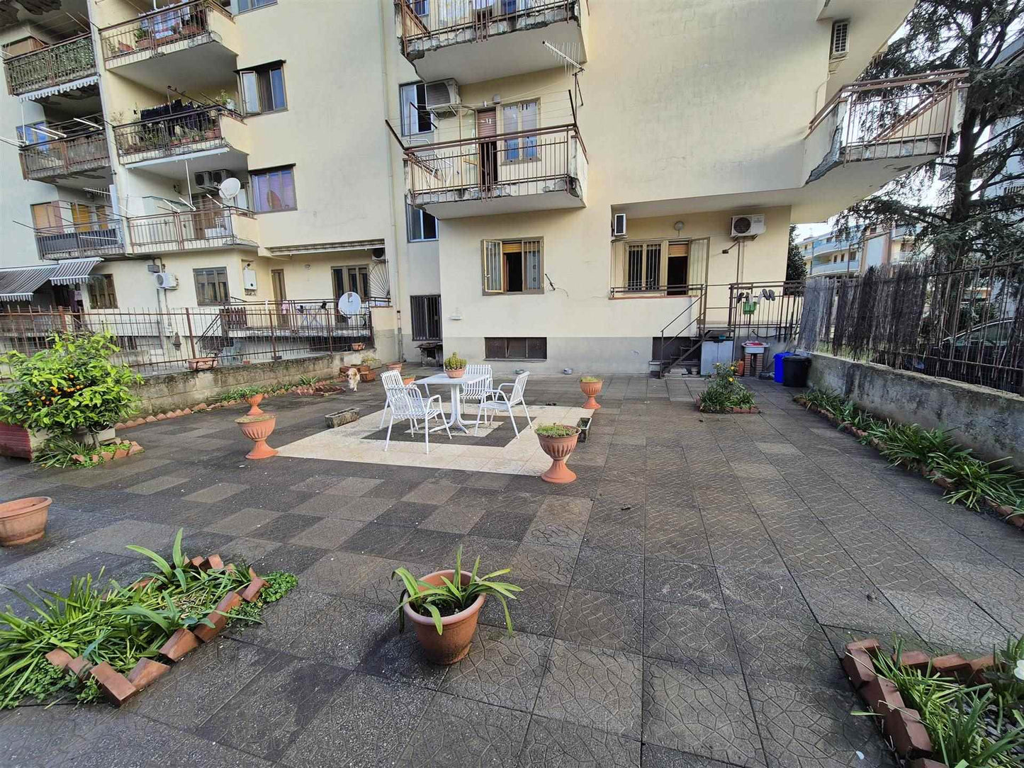 Ampio Appartamento con Giardino Privato e Box in Parco – Nocera Superiore, Via Vincenzo Russo
