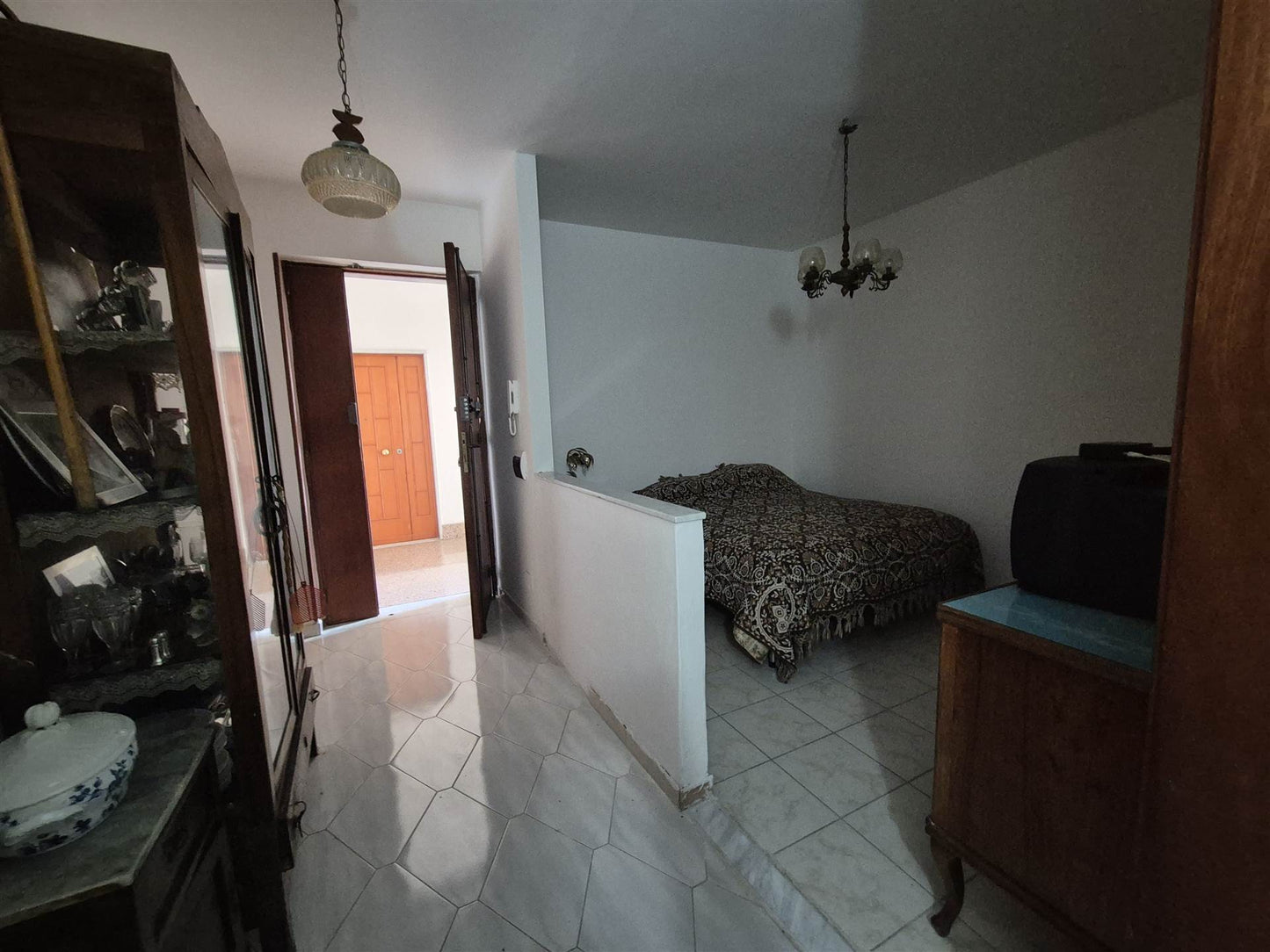 Soluzione bifamiliare con giardino, garage e terrazzo – Sarno