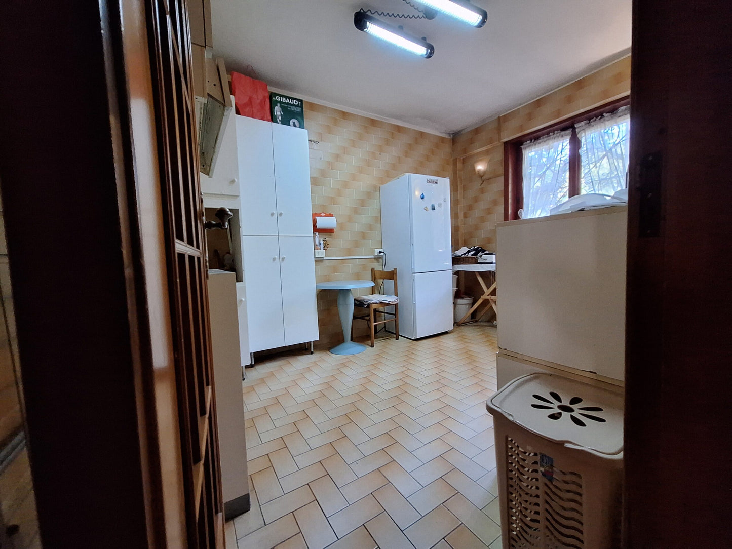 Villa di 720 mq su 4 Livelli in Vendita a Corbara