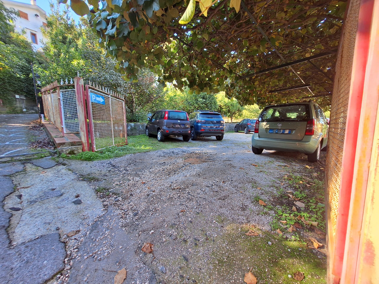 Villa di 720 mq su 4 Livelli in Vendita a Corbara