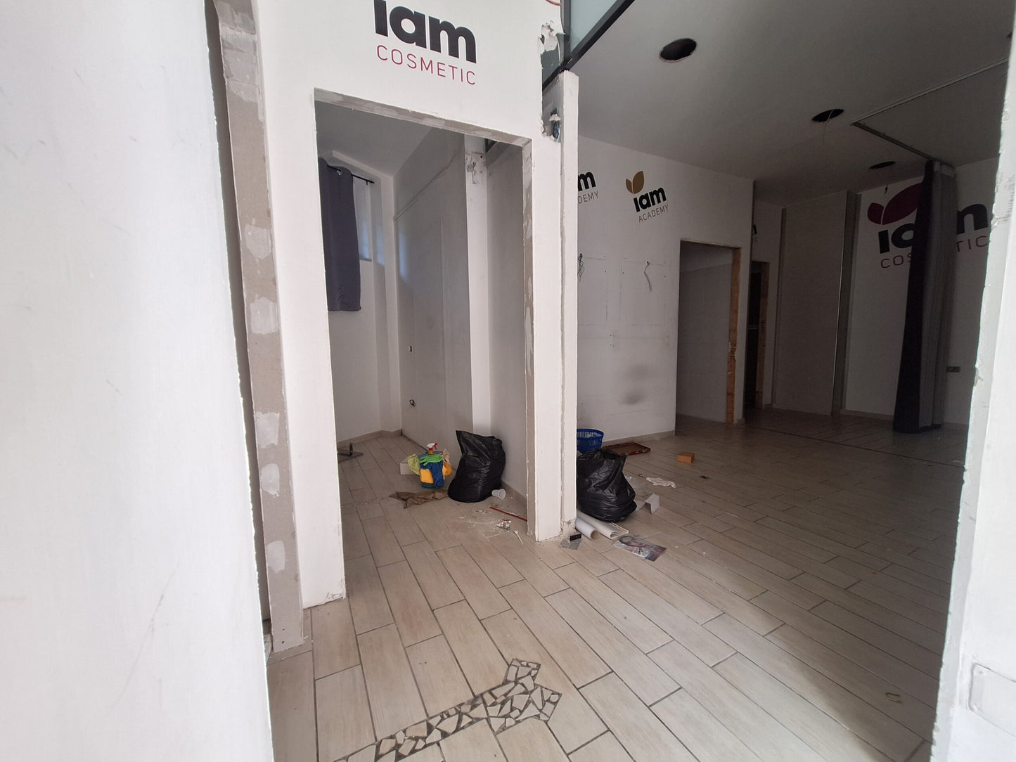 Locale Commerciale in Vendita – Via Badia, Angri