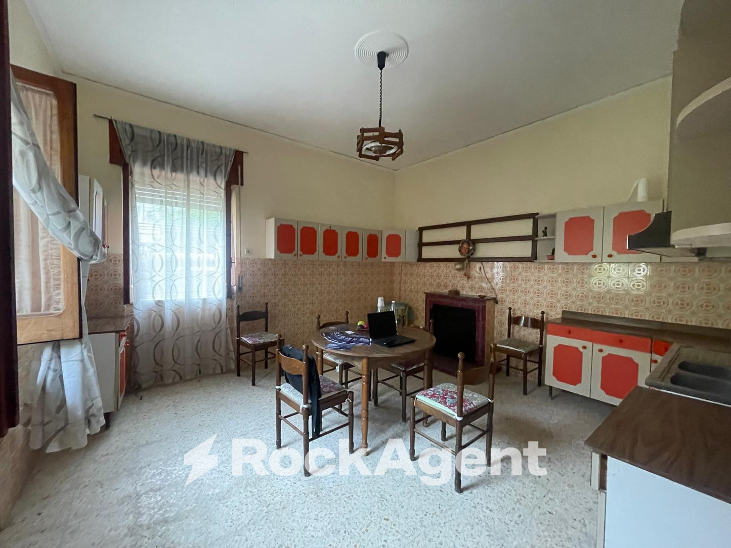 Villa Indipendente in Vendita – Via Imperia, Matinella – Albanella