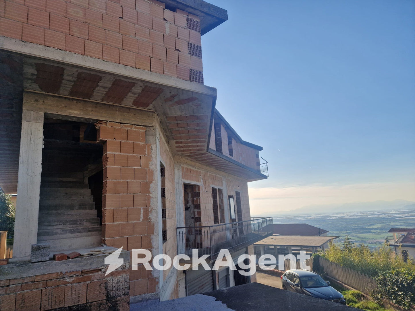 Villa di nuova costruzione con vista panoramica e giardino privato – Altavilla Silentina